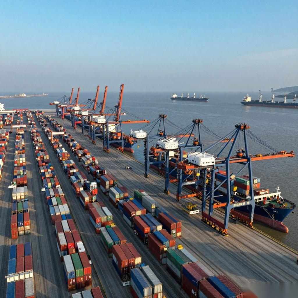 港口吞吐量持续攀升，折射我国经济强劲发展势头